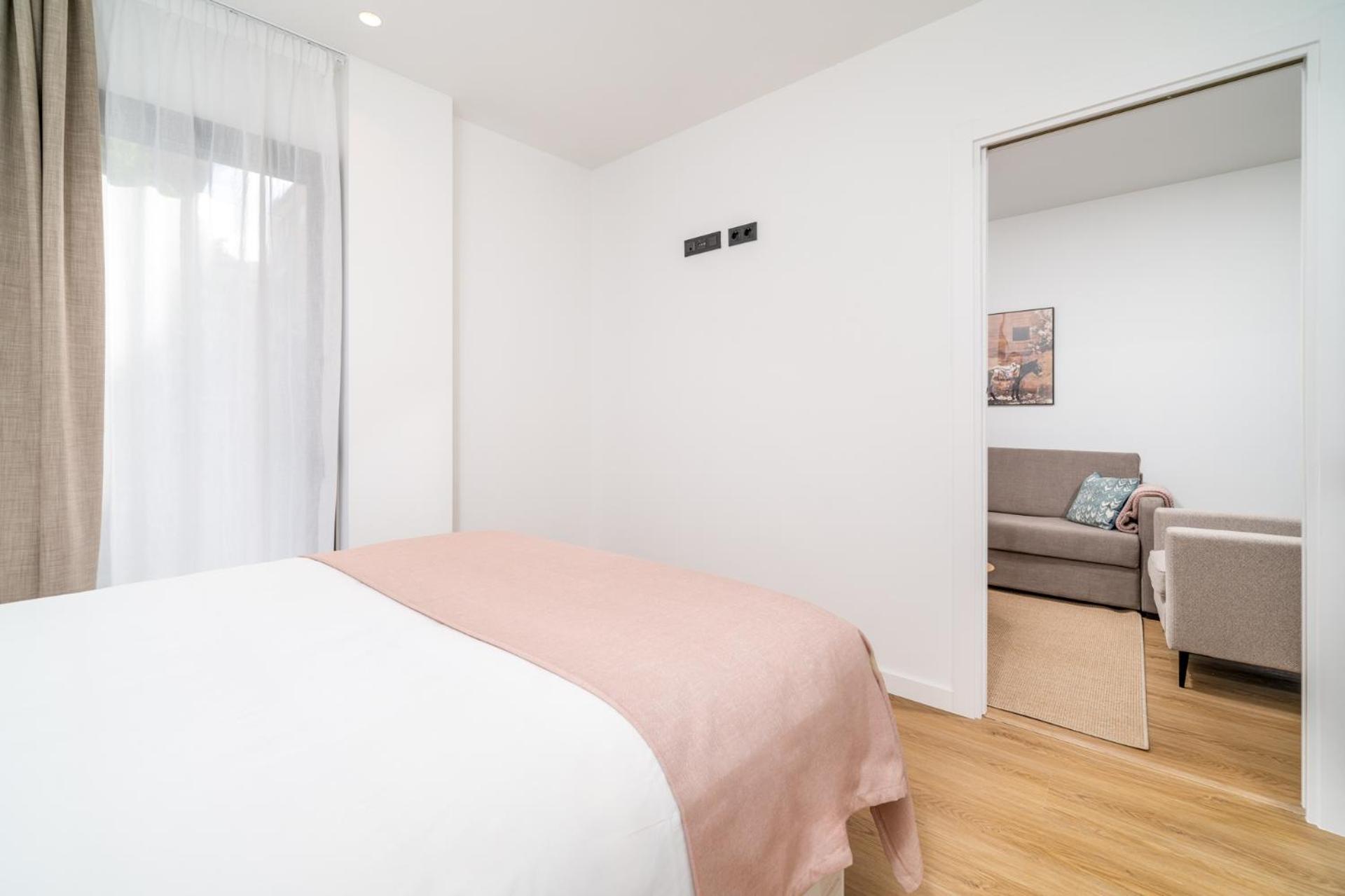 Limehome Barcelona Placa Pirineus ロスピタレート・デ・リョブレガート エクステリア 写真