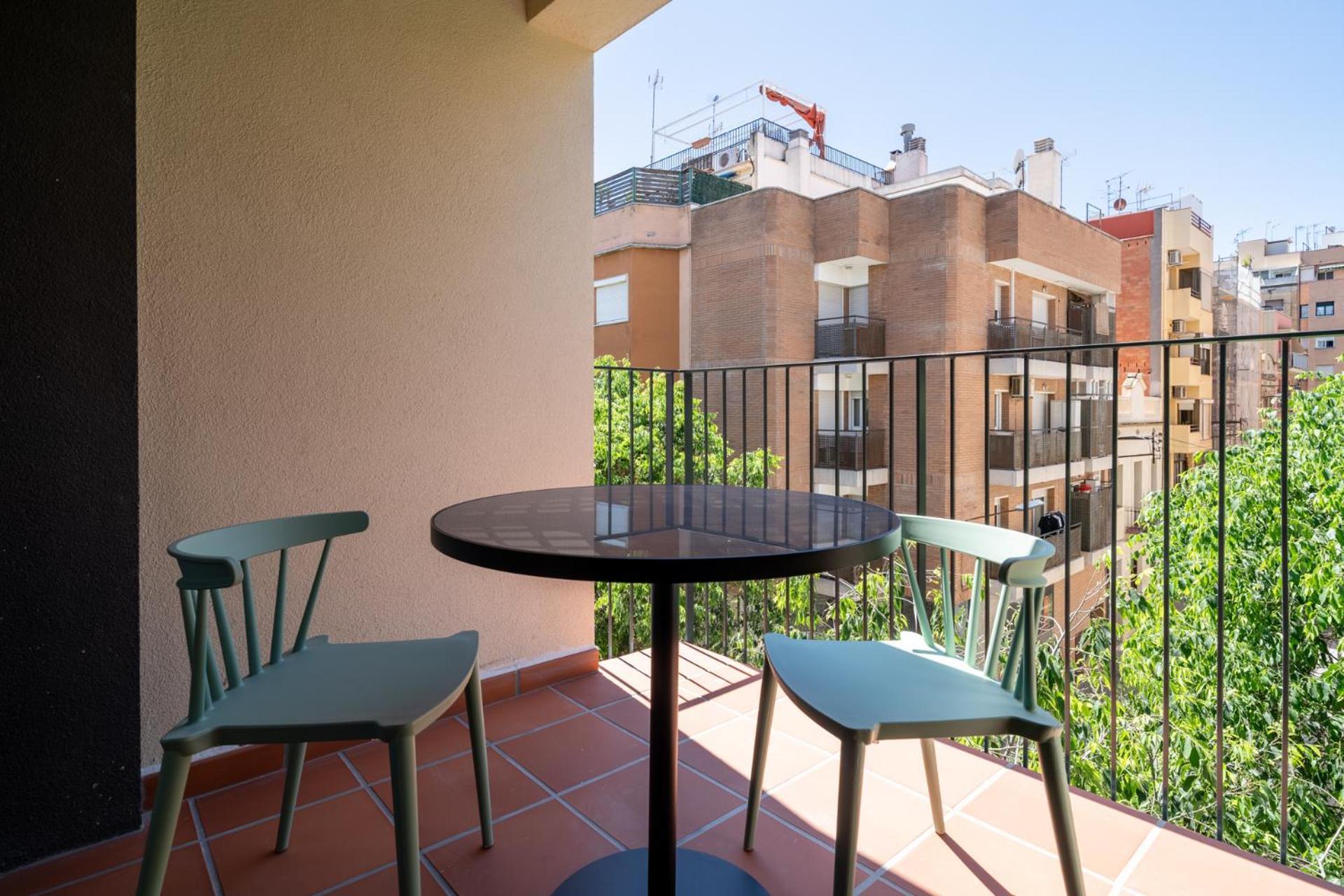 Limehome Barcelona Placa Pirineus ロスピタレート・デ・リョブレガート エクステリア 写真