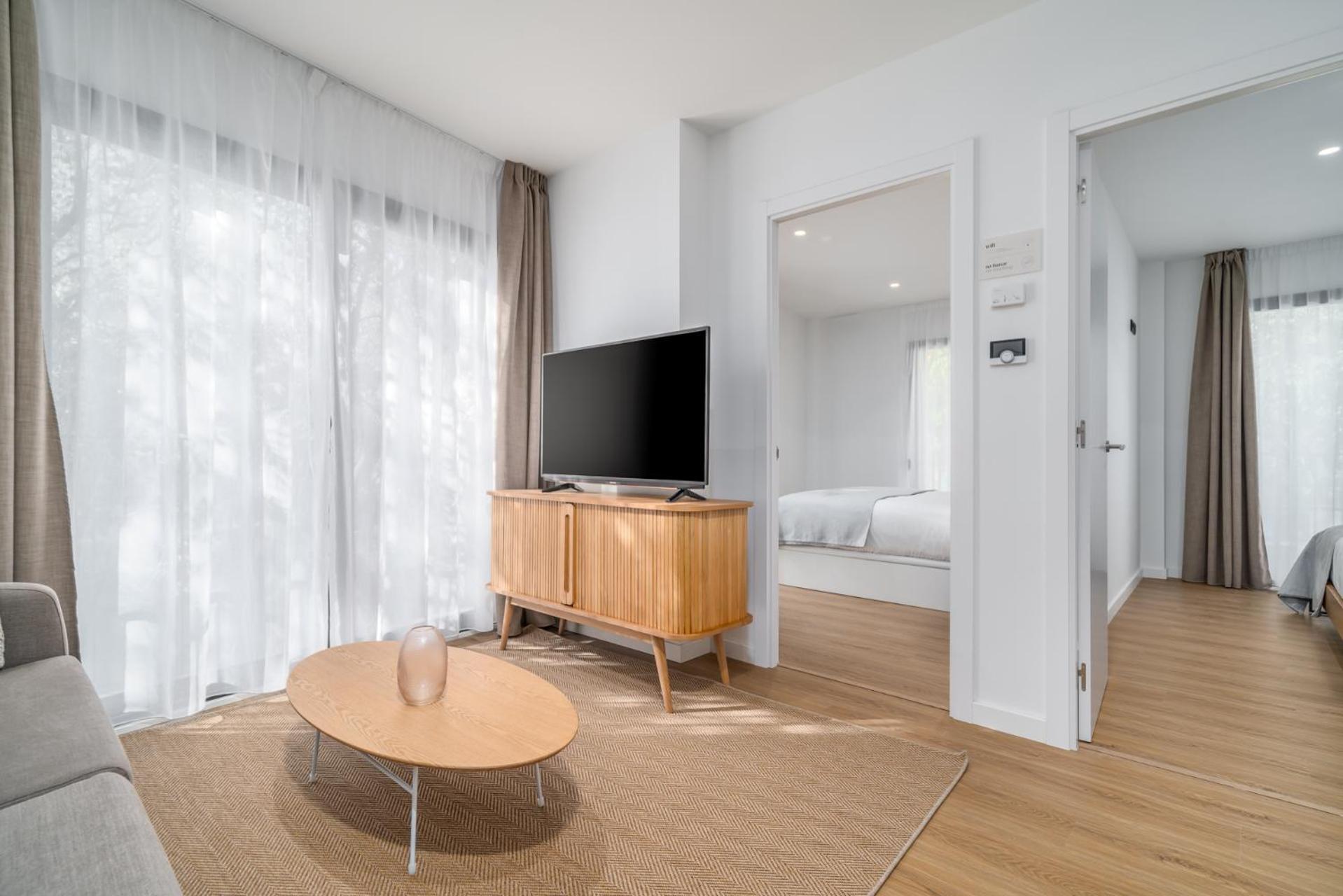 Limehome Barcelona Placa Pirineus ロスピタレート・デ・リョブレガート エクステリア 写真